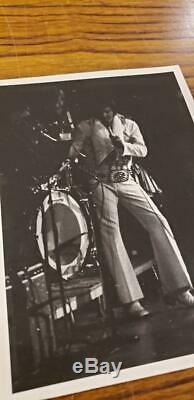 1970 ORIGINAL Vintage ELVIS PRESLEY CONCERT Candid THE KING Photo LOT of 20 RARE