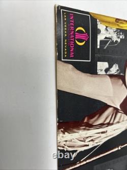 1971 Las Vegas International Hilton Hotel Elvis Presley Souvenir Menu RARE