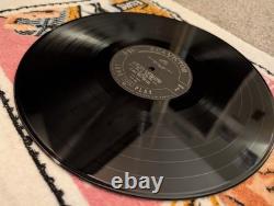 ELVIS PRESLEY 1956 Debut Album Absoulte Beauty EXCELLENT+ Condition CANADA RARE