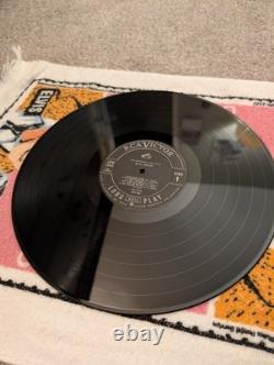 ELVIS PRESLEY 1956 Debut Album Absoulte Beauty EXCELLENT+ Condition CANADA RARE