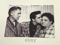 ELVIS PRESLEY AUTHENTIC PHOTO 1958 MOM +DAD 8 x 10 ARMY INDUCTION ULTRA RARE