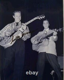 ELVIS PRESLEY Guitarist SCOTTY MOORE Hand Signed 8.5 x 11 Rare Early Elvis