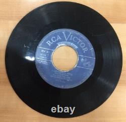 ELVIS PRESLEY RARE BLUE label RCA VICTOR EXTENDED PLAY 45 rpm EPA-821