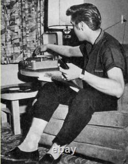 ELVIS PRESLEY RCA VICTOR VICTROLA RECORD PLAYER Signature ©1956 4-Speed RARE EX
