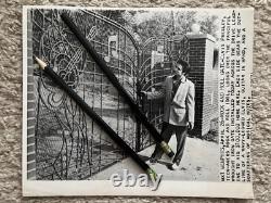 ELVIS PRESLEY Rare Original 1957 Associated Press Photo
