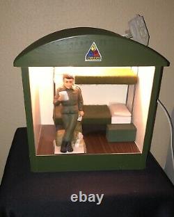 Elvis Presley McCORMICK ELVIS Army DECANTER With BARRACKS 1985 RARE