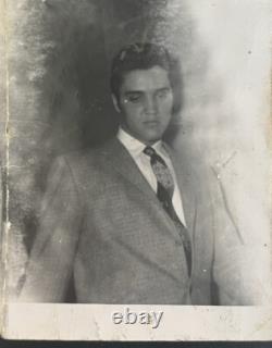 RARE ELVIS PRESLEY TYPE 1 Snapshot PHOTO Wallet Wear Nice Image One-of-a-kind