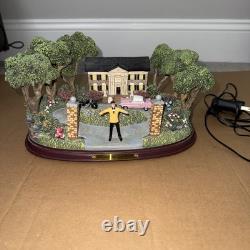 RARE Elvis Presley Hawthorne Village Welcome To Graceland Plays Love Me Tender
