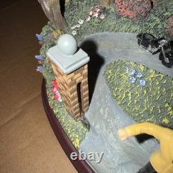 RARE Elvis Presley Hawthorne Village Welcome To Graceland Plays Love Me Tender