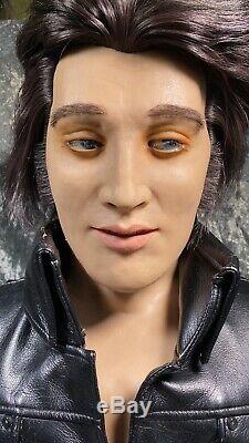 RARE Elvis Presley WowWee Animated Singing/Talking Bust Robot