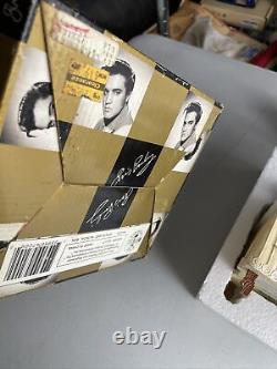 RARE Elvis Presley's GRACELAND The King Vintage 1998 Figurine Music Box READ