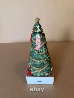 RARE McCormick Elvis Presley Mini Decanter 375ml Christmas Red Suit Musical