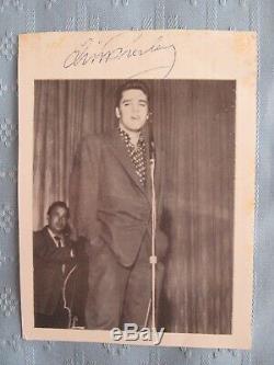 RARE SIGNED ORIGINAL WithCOA ELVIS PRESLEY CANDID 4 1/2 X 5 1/2 BLACK WHITE PHOTO