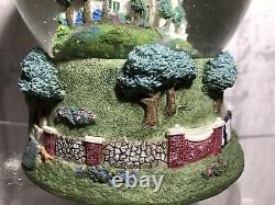 Rare Sculpted ELVIS PRESLEY Graceland Musical Snow Globe EPE Vintage 1997